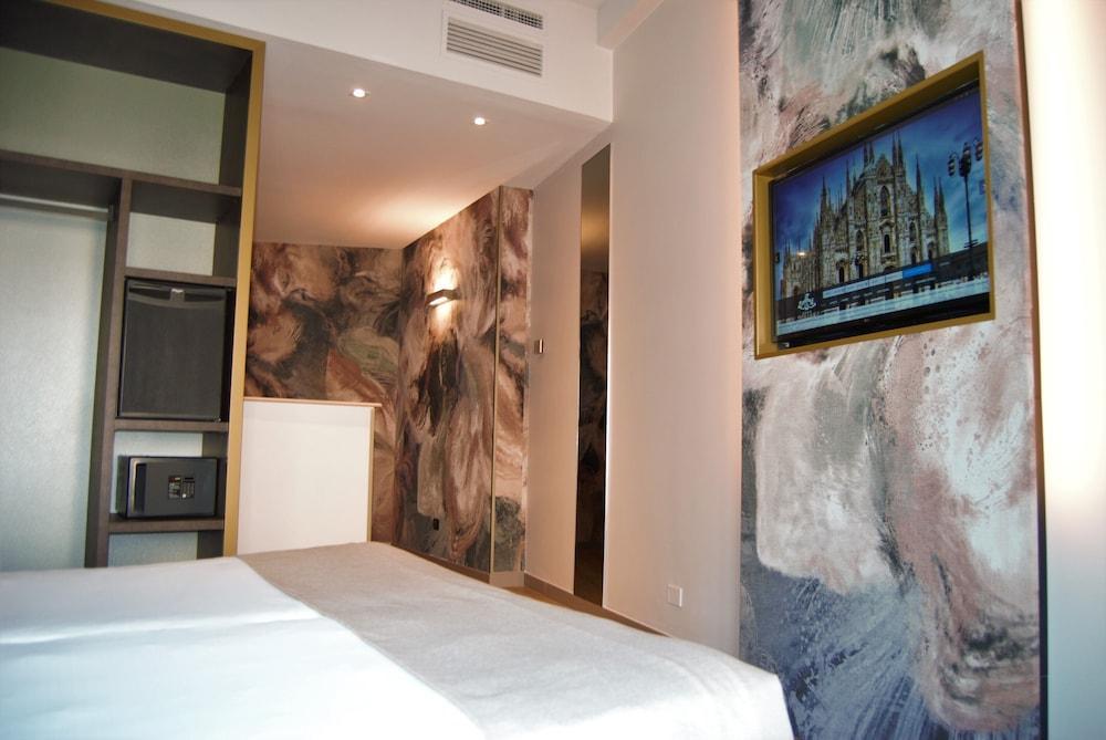 Mokinba Hotels King Милано Екстериор снимка