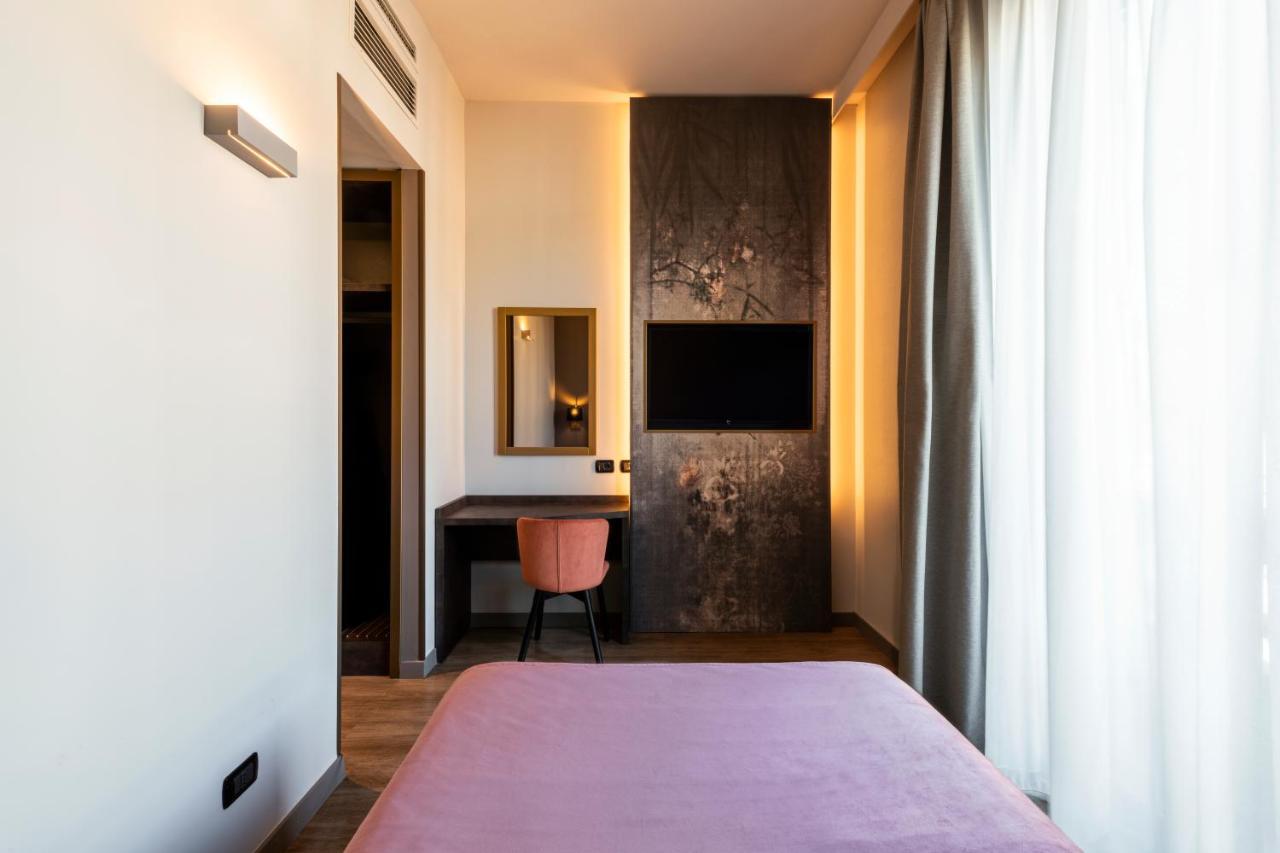 Mokinba Hotels King Милано Екстериор снимка