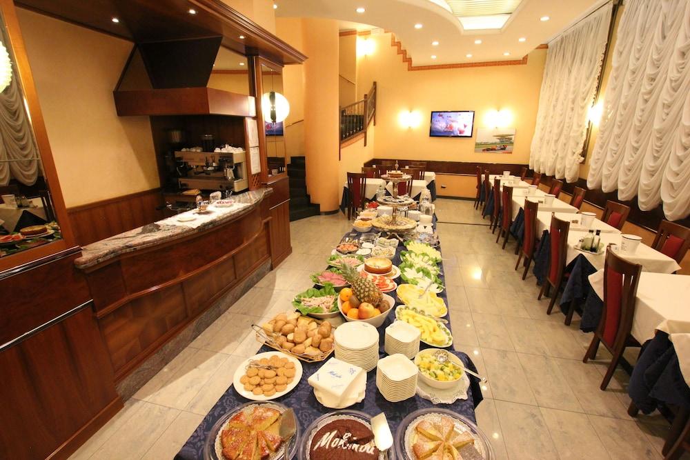 Mokinba Hotels King Милано Екстериор снимка