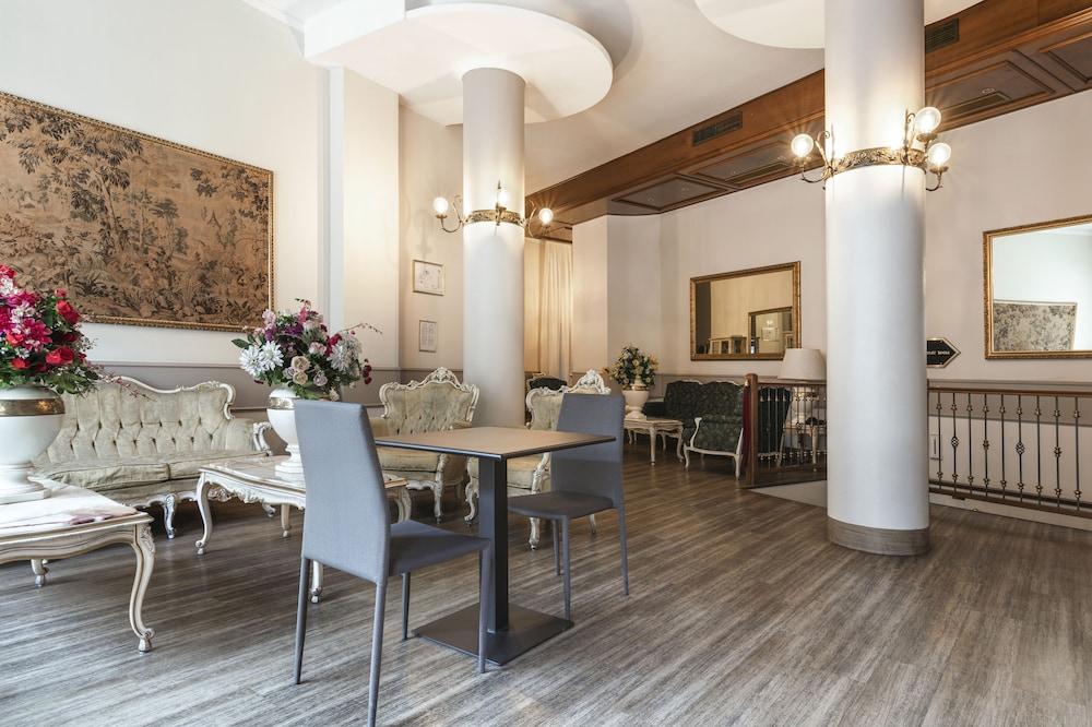Mokinba Hotels King Милано Екстериор снимка