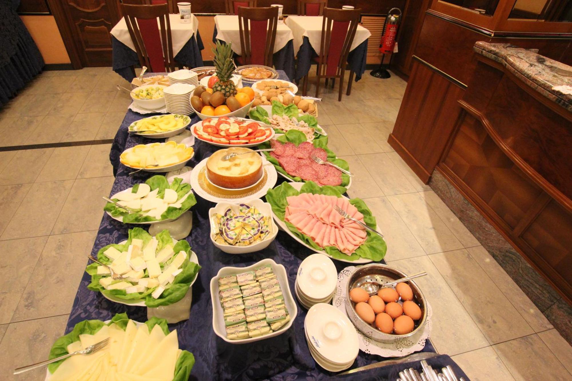 Mokinba Hotels King Милано Екстериор снимка