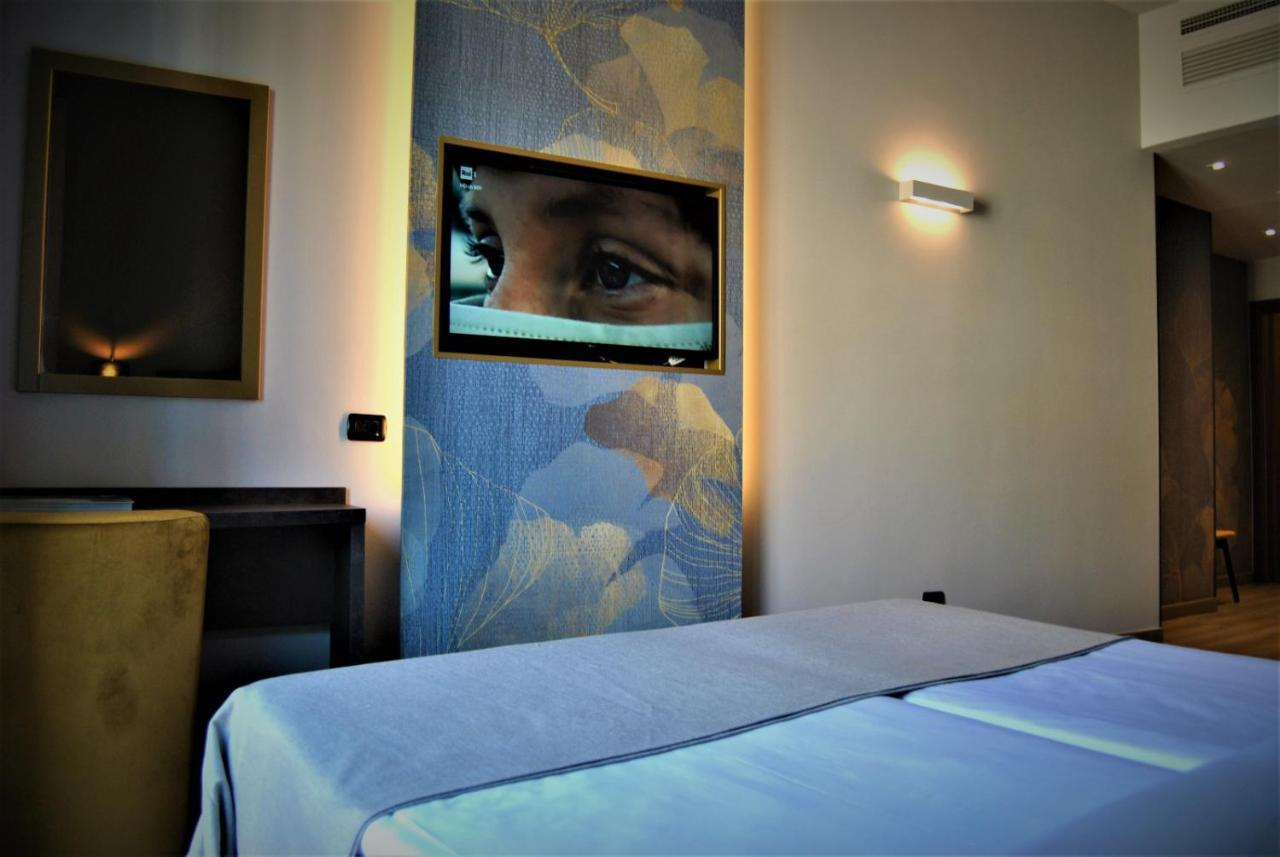 Mokinba Hotels King Милано Екстериор снимка