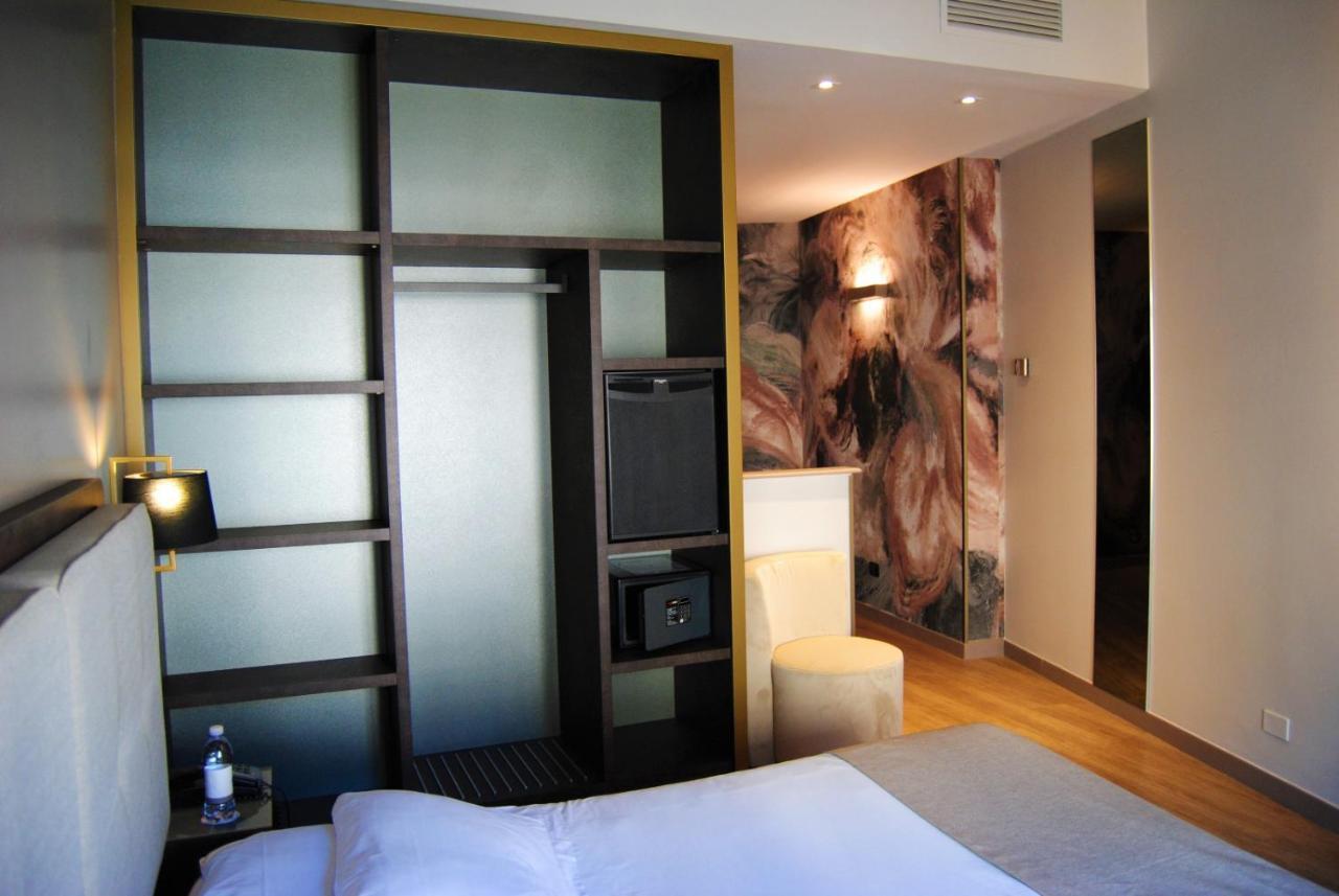 Mokinba Hotels King Милано Екстериор снимка
